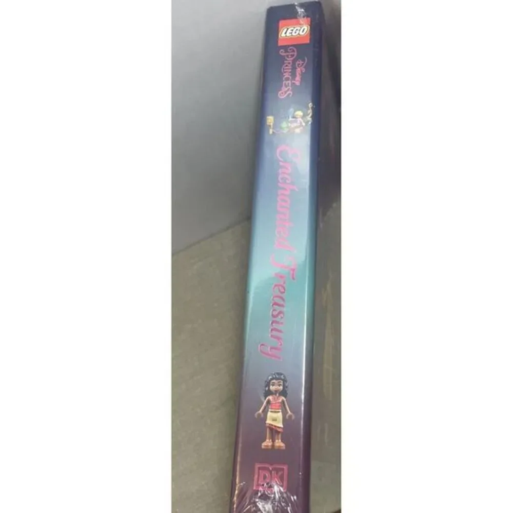 LEGO‎ Disney Princess Enchanted Treasury Hardcover & Rapunzel's Lantern Boat Set